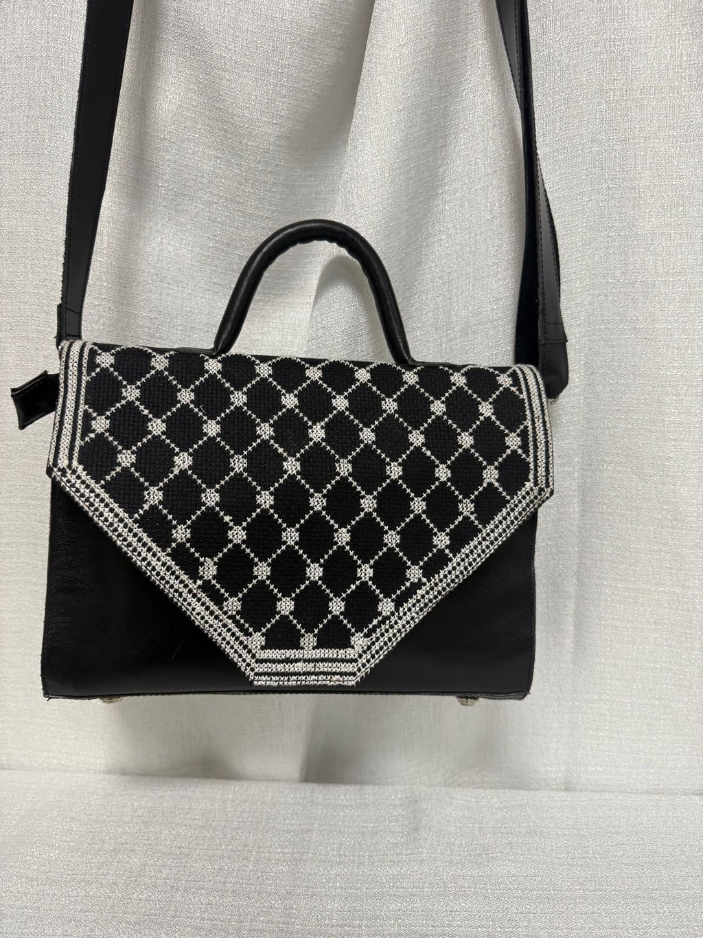 Inverted Kufiya Leather Purse