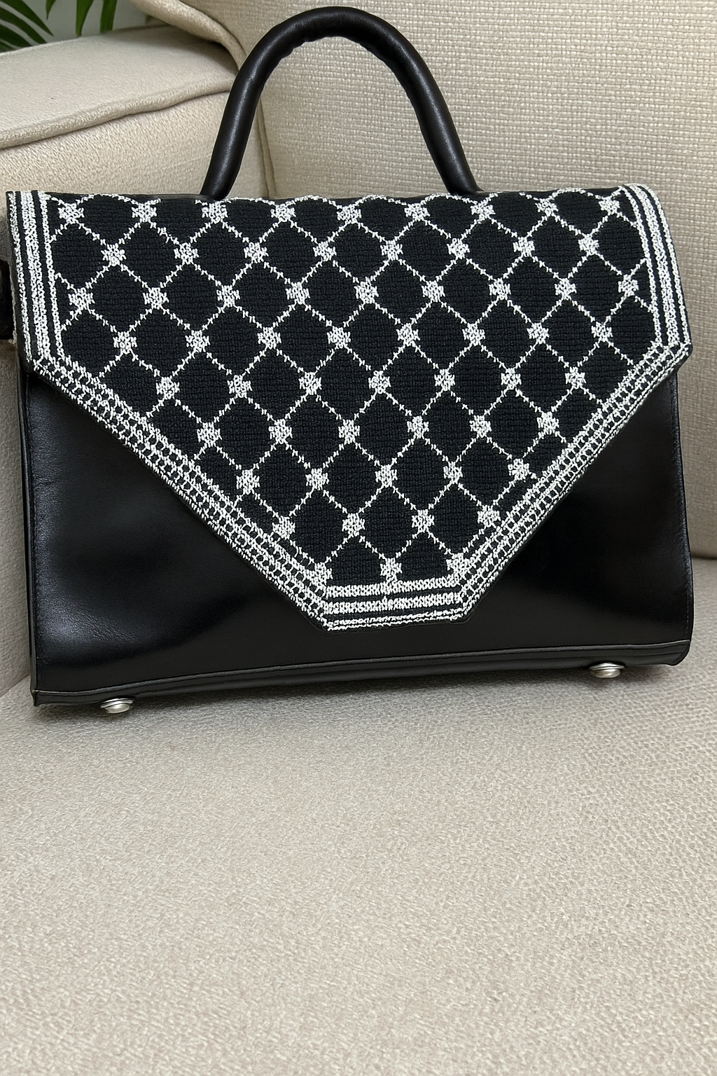 Inverted Kufiya Leather Purse